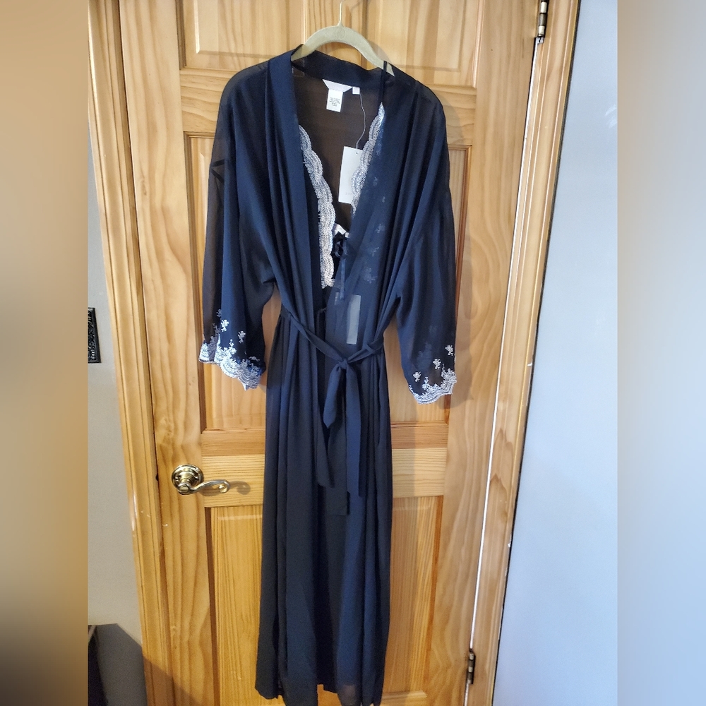 NWT - Ceríe Floor Length Chiffon Robe and Chemise set in Black- Size L/1X